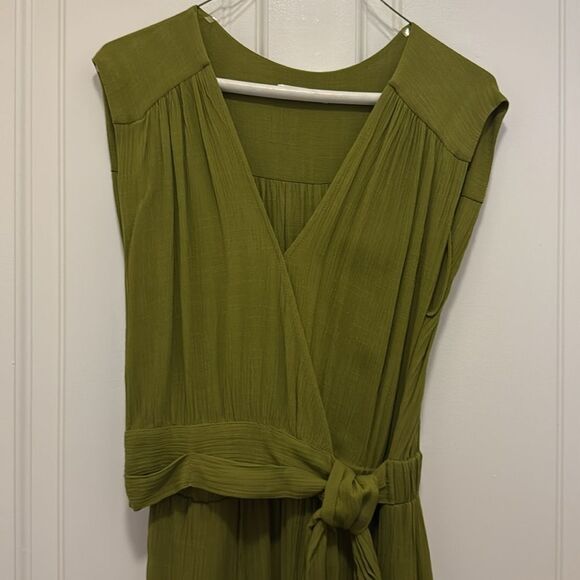 NWOT Be Cool Pleated Wrap Wide Leg Jumpsuit. Green. Size Small. - Picture 4 of 10